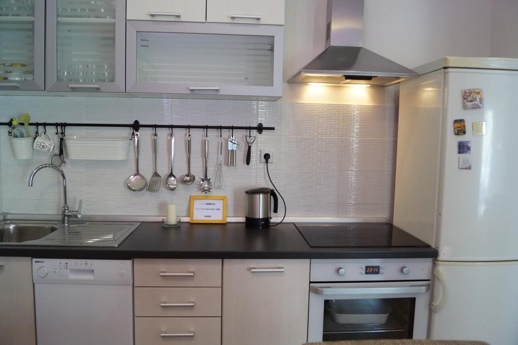 Apartments Mario With Private Parking Makarska Exterior photo
