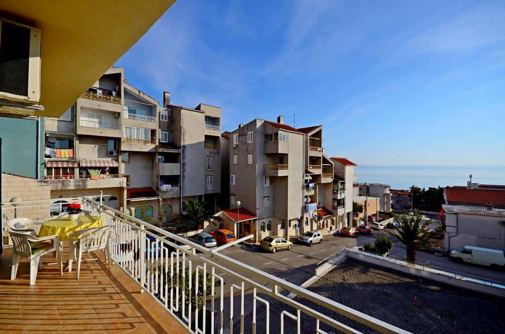 Apartments Mario With Private Parking Makarska Exterior photo