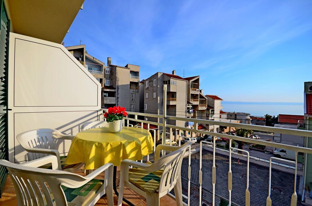 Apartments Mario With Private Parking Makarska Exterior photo