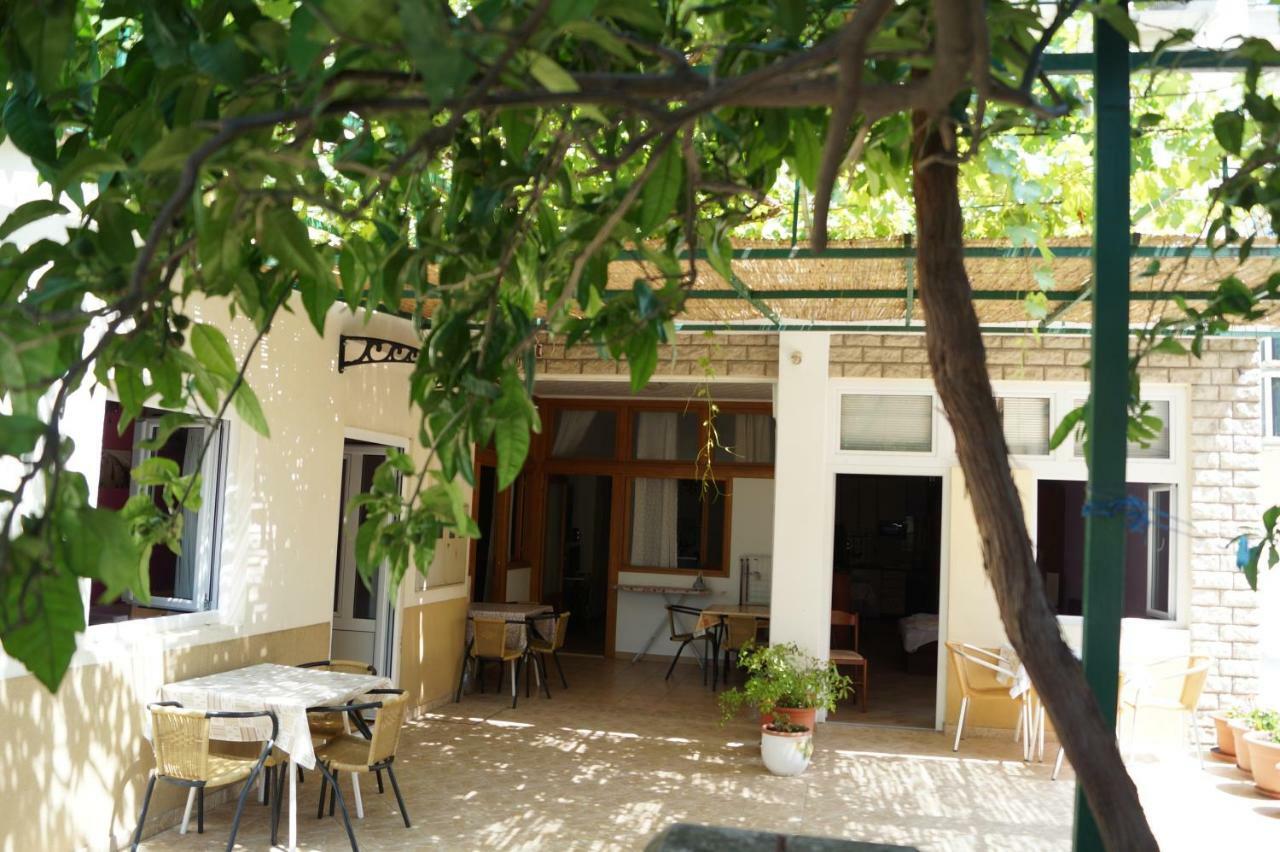Apartments Mario With Private Parking Makarska Exterior photo